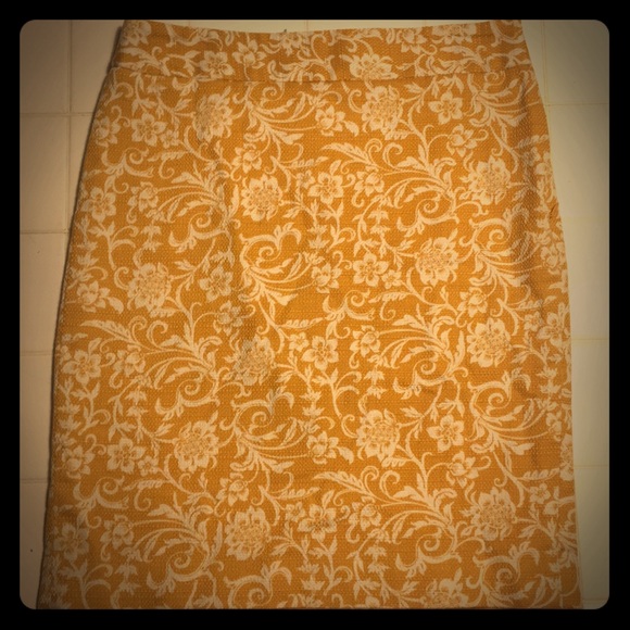 Ann Taylor LOFT mustard floral pencil skirt - Picture 1 of 2